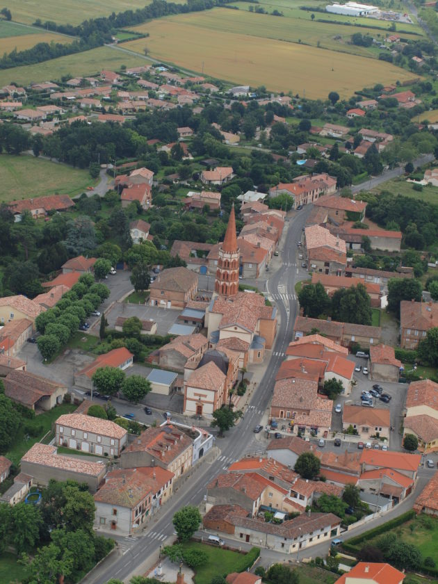 Photo aérienne de la commune de Sainte Foy de Peyrolières